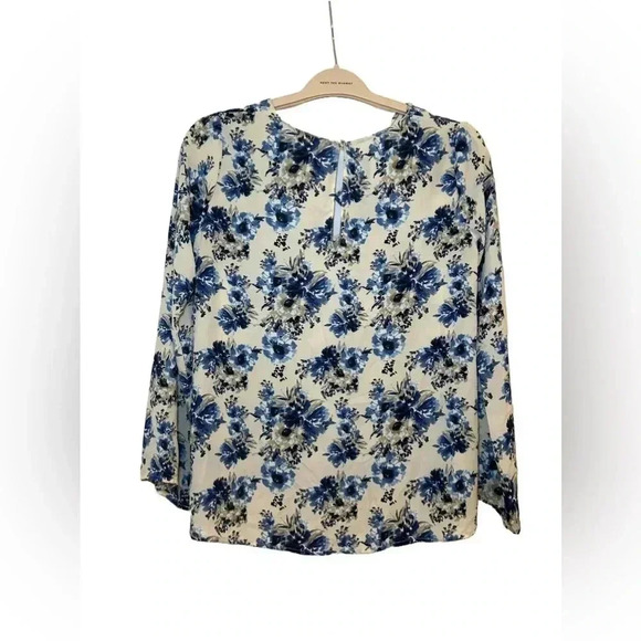 Lush Blue and white Floral Flowy Blouse Size Small - Picture 2 of 6